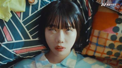 あのちゃん、ベッドの上で白目に！？熱血  .